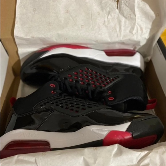 Jordan Maxin 200 black/gym red white SZ 9 - Picture 8 of 8